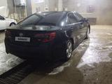 Toyota Camry 2014 года за 8 500 000 тг. в Актобе – фото 5