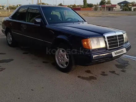 Mercedes-Benz E 230 1991 года за 1 300 000 тг. в Тараз – фото 3