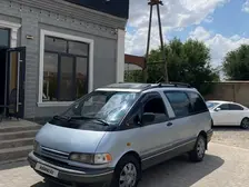 Toyota Previa, 1992