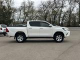 Toyota Hilux 2017 года за 14 800 000 тг. в Алматы – фото 2