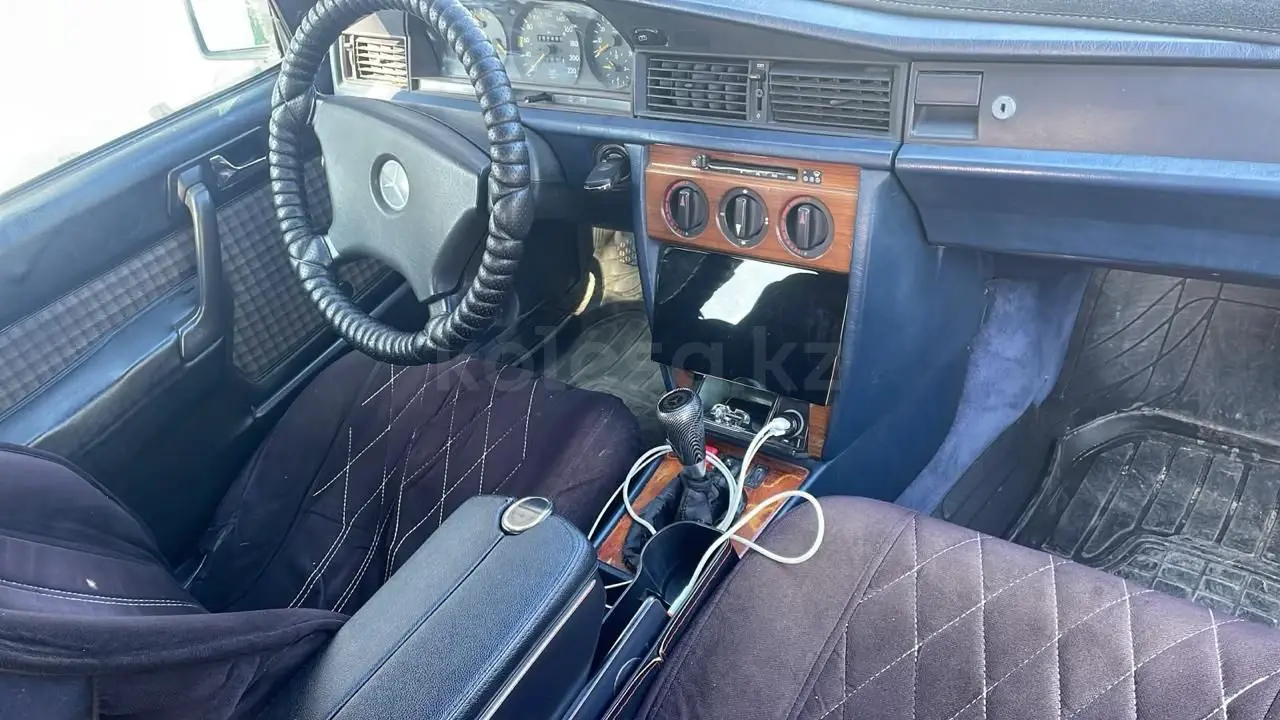 Mercedes-Benz 190, 1992