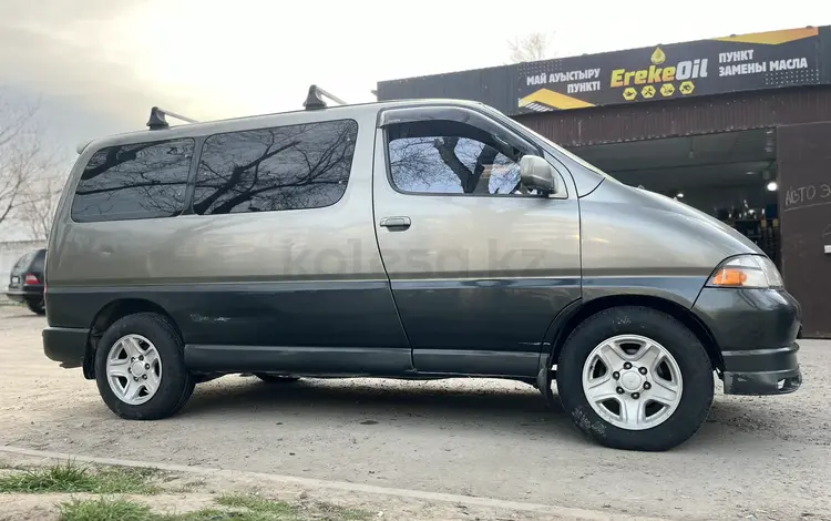 Toyota Granvia 1996 года за 3 600 000 тг. в Алматы