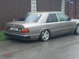 Mercedes-Benz E 200 1990 года за 1 150 000 тг. в Алматы