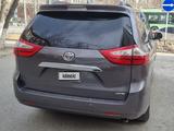 Toyota Sienna 2015 года за 12 500 000 тг. в Атырау – фото 3