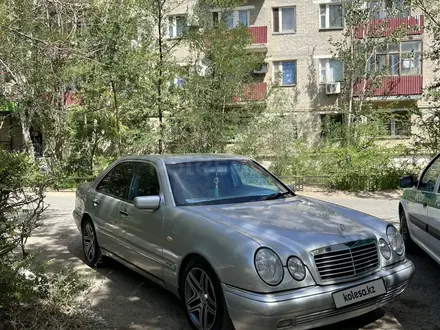 Mercedes-Benz E 200 1998 года за 3 300 000 тг. в Кызылорда – фото 25