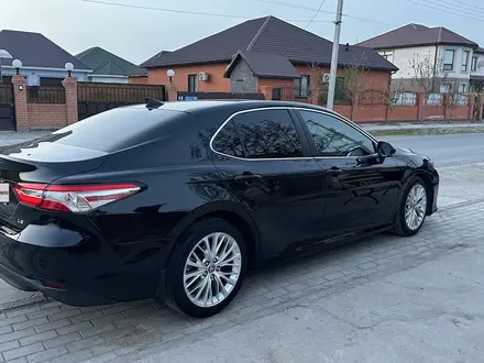 Toyota Camry 2020 годаүшін7 800 000 тг. в Атырау – фото 2