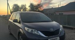 Toyota Sienna 2013 года за 9 500 000 тг. в Атырау