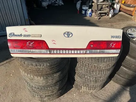 Крышка багажника с фонарями на Toyota Mark II restyling за 150 000 тг. в Алматы