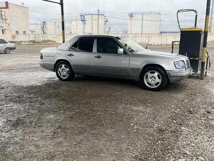 Mercedes-Benz E 220 1993 года за 2 450 000 тг. в Туркестан – фото 8