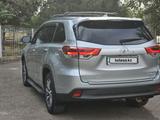 Toyota Highlander 2018 года за 17 000 000 тг. в Шымкент – фото 2