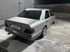 Mercedes-Benz E-Class, 1992