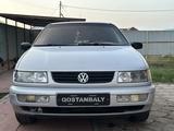 Volkswagen Passat 1993 годаүшін1 200 000 тг. в Уральск