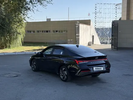 Hyundai Elantra 2024 года за 8 900 000 тг. в Шымкент – фото 3