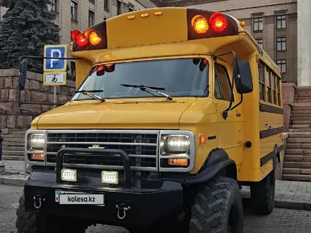Chevrolet Van 1993 года за 21 000 000 тг. в Алматы