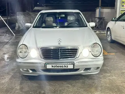 Mercedes-Benz E 200 2001 года за 4 300 000 тг. в Шымкент – фото 2