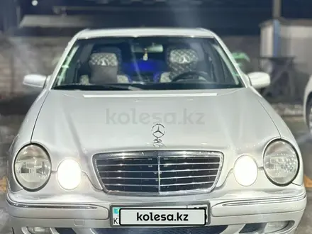 Mercedes-Benz E 200 2001 года за 4 300 000 тг. в Шымкент – фото 4