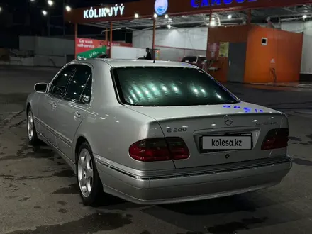 Mercedes-Benz E 200 2001 года за 4 300 000 тг. в Шымкент – фото 6