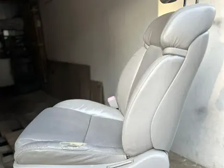 Сиденья для Lexus GS300 передние за 100 000 тг. в Алматы – фото 2