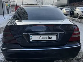 Mercedes-Benz E 240