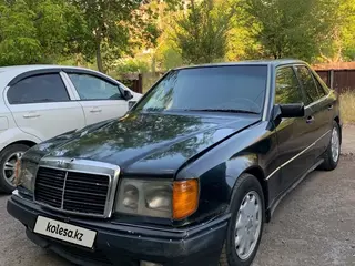 Mercedes-Benz E 230