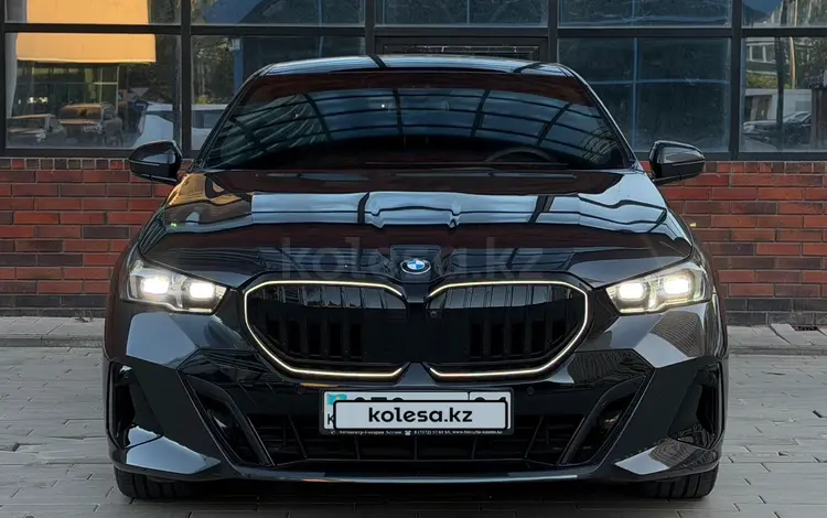 BMW 520 2024 года за 33 900 000 тг. в Астана