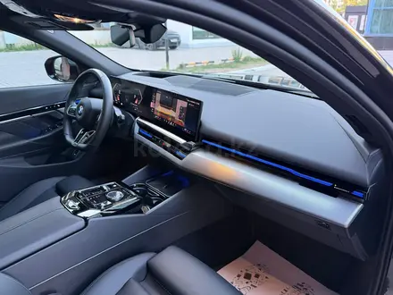 BMW 520 2024 года за 33 900 000 тг. в Астана – фото 10
