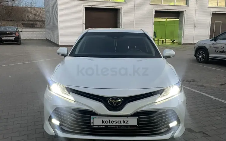 Toyota Camry 2020 года за 13 500 000 тг. в Актобе