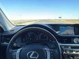 Lexus ES 300h 2013 года за 8 000 000 тг. в Жанаозен