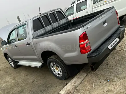 Toyota Hilux 2015 года за 8 000 000 тг. в Атырау – фото 2