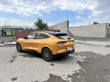 Ford Mustang Mach-E 2022 года за 18 800 000 тг. в Алматы – фото 3