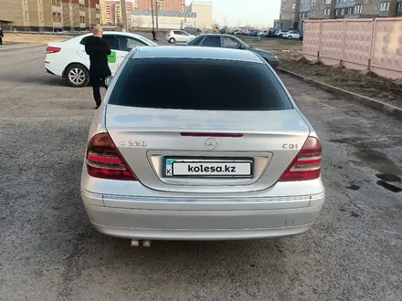 Mercedes-Benz C 220 2002 года за 2 755 000 тг. в Экибастуз – фото 3