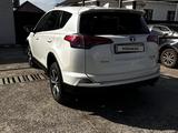 Toyota RAV4 2017 года за 10 500 000 тг. в Аксай – фото 3