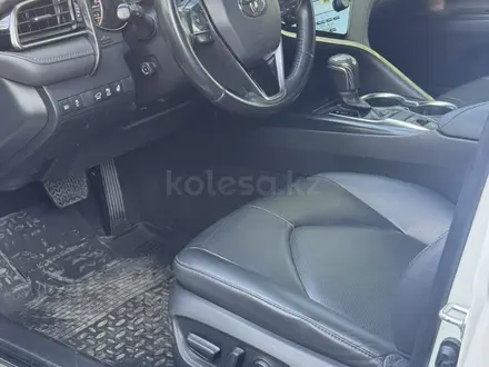 Toyota Camry 2023 года за 14 400 000 тг. в Астана – фото 12