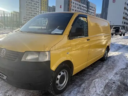 Volkswagen Transporter 2008 года за 7 500 000 тг. в Астана – фото 2