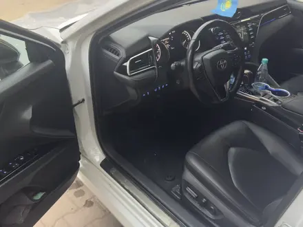 Toyota Camry 2020 года за 11 500 000 тг. в Актобе – фото 11