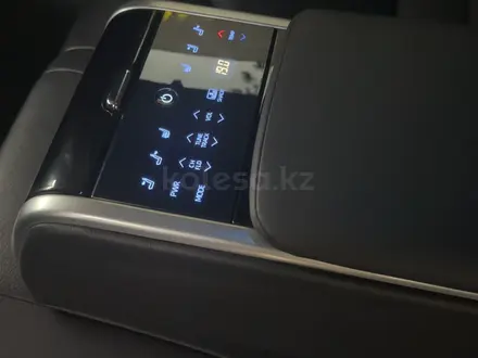 Toyota Camry 2020 года за 11 500 000 тг. в Актобе – фото 10