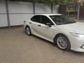 Toyota Camry 2020 года за 11 500 000 тг. в Актобе