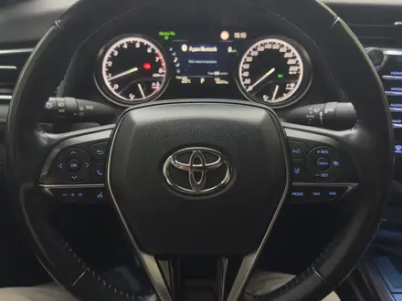 Toyota Camry 2020 года за 11 500 000 тг. в Актобе – фото 6
