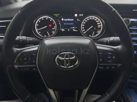 Toyota Camry 2020 года за 11 500 000 тг. в Актобе – фото 5