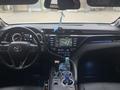 Toyota Camry 2020 года за 11 500 000 тг. в Актобе – фото 9