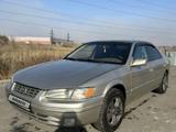 Toyota Camry 1998 годаfor3 100 000 тг. в Шымкент