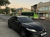 Toyota Camry 2021 годаfor23 500 000 тг. в Шымкент – фото 3