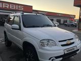 Chevrolet Niva 2017 годаfor4 500 000 тг. в Атырау – фото 2