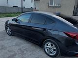 Hyundai Elantra 2019 года за 6 500 000 тг. в Шымкент – фото 2