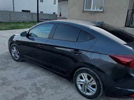 Hyundai Elantra 2019 года за 6 500 000 тг. в Шымкент – фото 2