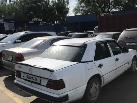 Mercedes-Benz E 230 1987 года за 650 000 тг. в Алматы – фото 2