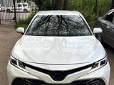 Toyota Camry 2018 года за 14 900 000 тг. в Караганда