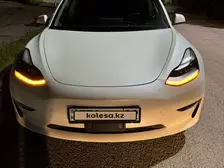 Tesla Model 3, 2021