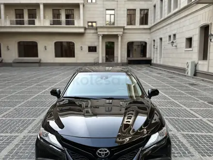 Toyota Camry 2019 года за 10 500 000 тг. в Алматы – фото 25