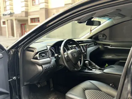 Toyota Camry 2019 года за 10 500 000 тг. в Алматы – фото 26